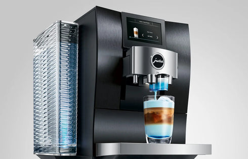 Z10 Aluminium Black (EA): premium volautomaat met koude extractie en P.R.G.-molen. Voor topkoffie, warm én koud, met één touch.