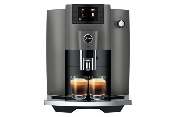 E6 Dark Inox (EC) 15439: volautomaat met 17 specialiteiten, stille molen en 1,9 l watertank. Snel perfecte koffie thuis.