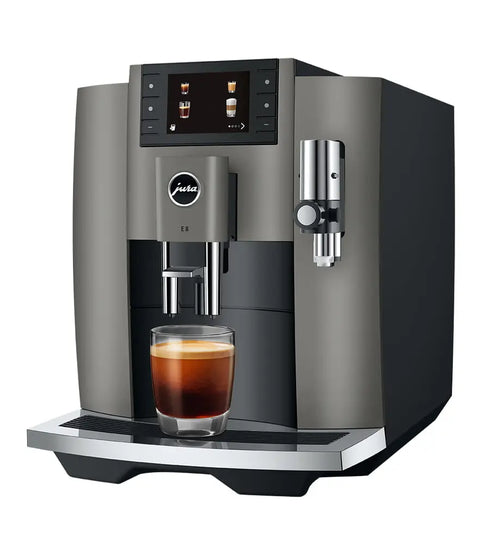 E8 Dark Inox (EC): volautomaat met 17 specialiteiten, stille molen en 1,9 l watertank. Snel perfecte koffie thuis.